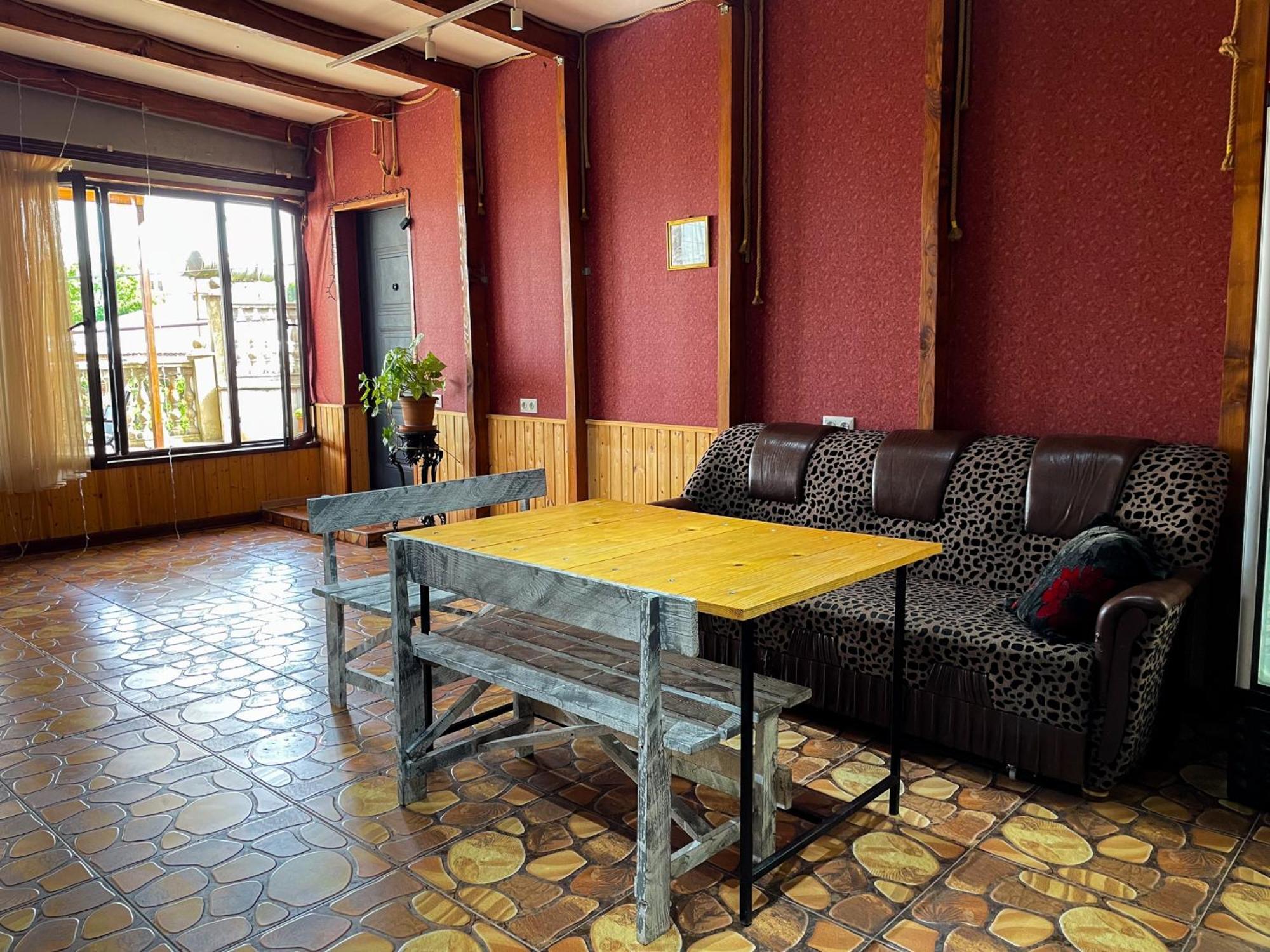 Hostel Kutaisi By Kote المظهر الخارجي الصورة