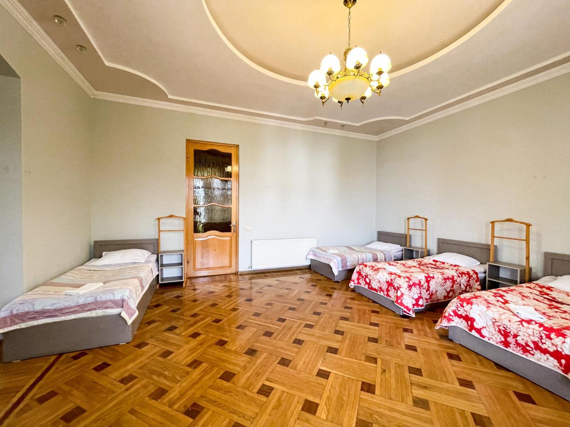 Hostel Kutaisi By Kote المظهر الخارجي الصورة