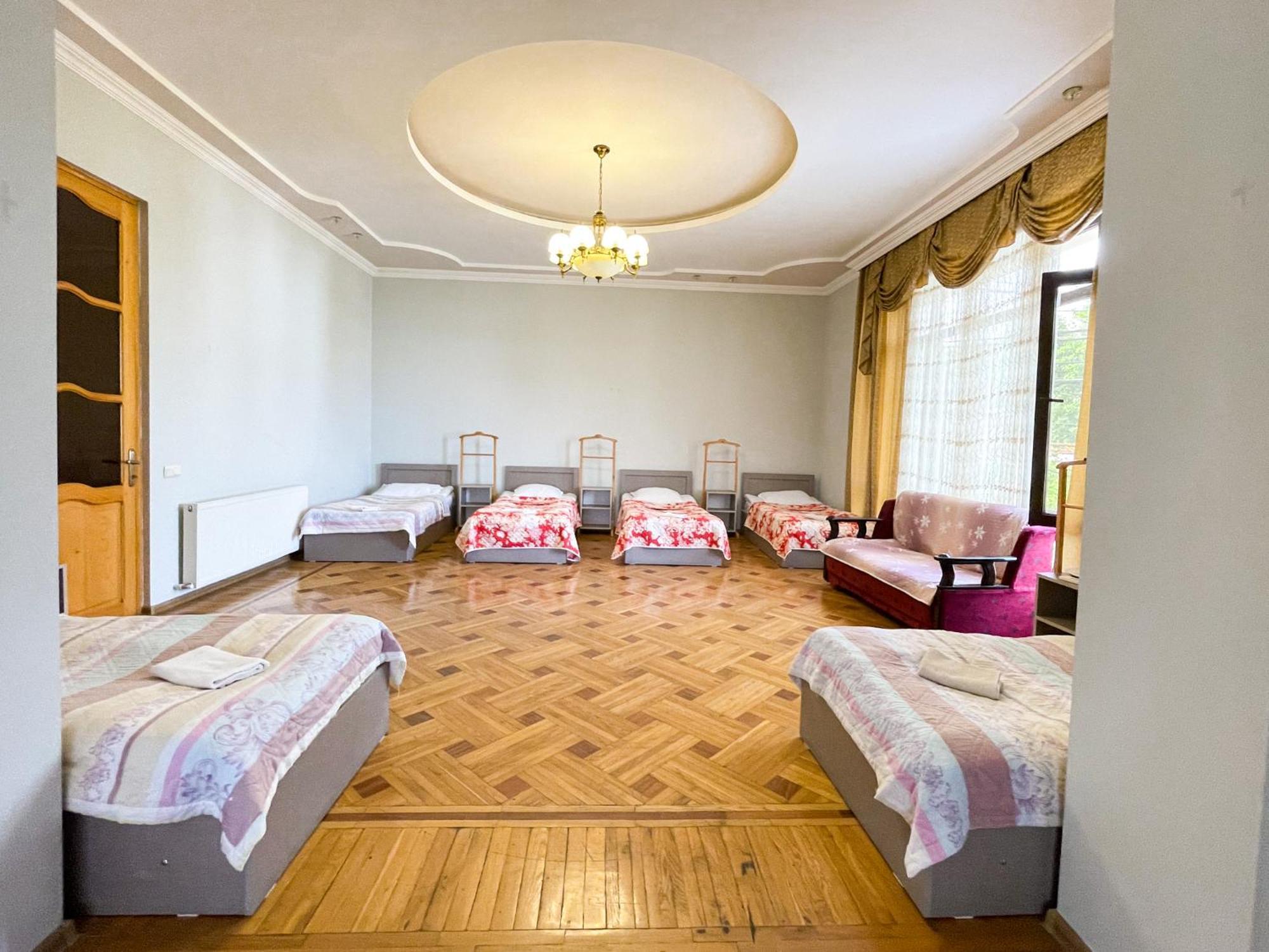 Hostel Kutaisi By Kote المظهر الخارجي الصورة